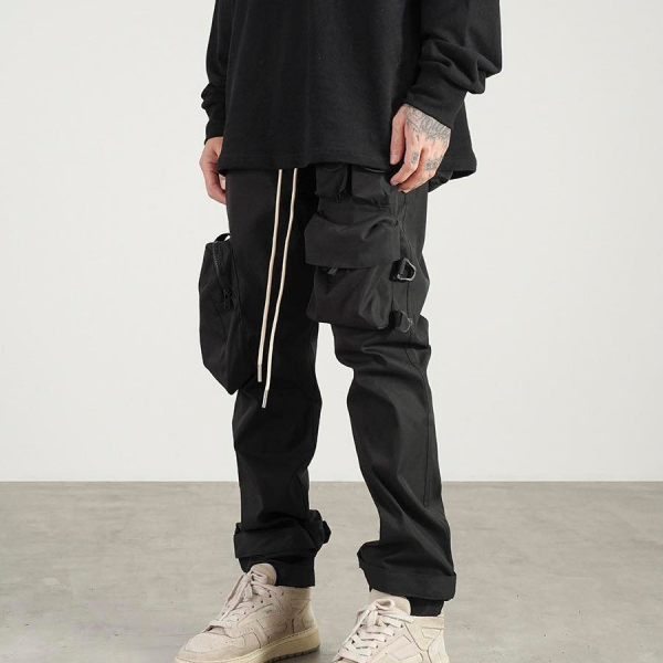 CARGO PANT FROM BLACK OF EXIT SS2022