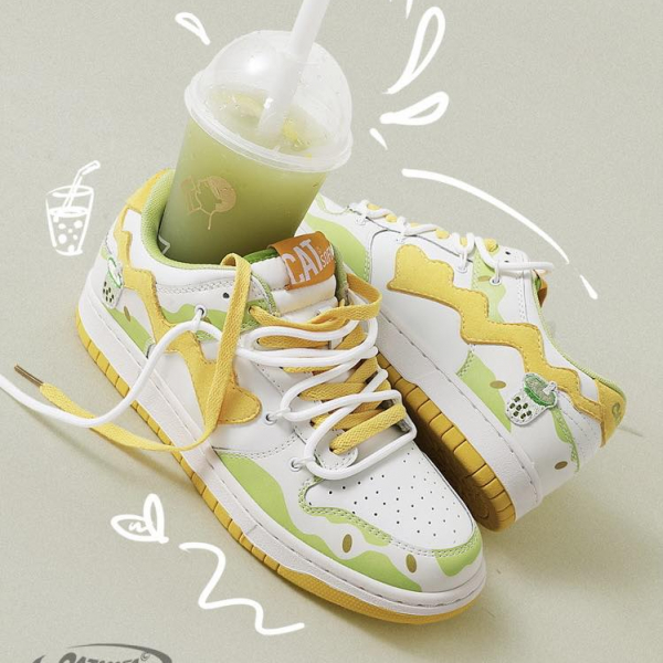 SNEAKERS CAT&SOFA STRAWBERRY MILKSHAKE YELLOW COLOR SS2022